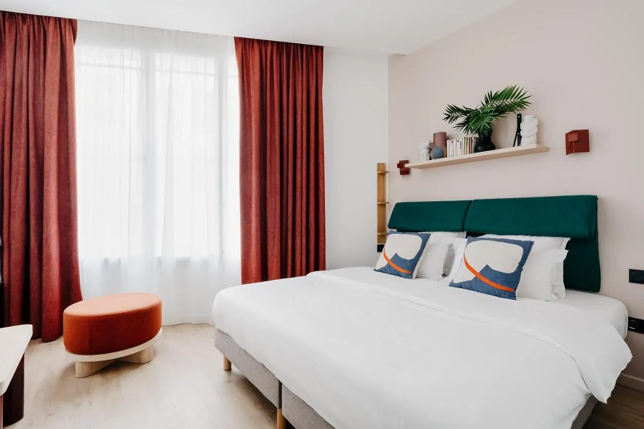 Aparthotel Edgar Suites Auteuil - Le Marois Paris France